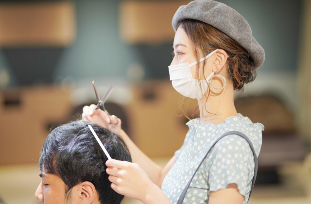 渋谷真央・ヘアデザイナー